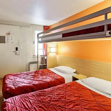 Premiere Classe Poitiers Futuroscope - Отель Чассенеуил-Ду-Поитоу