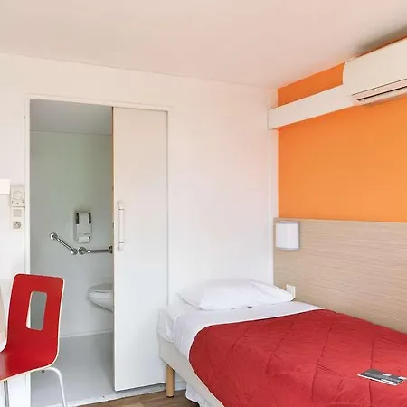 Premiere Classe Poitiers Futuroscope - Отель Чассенеуил-Ду-Поитоу