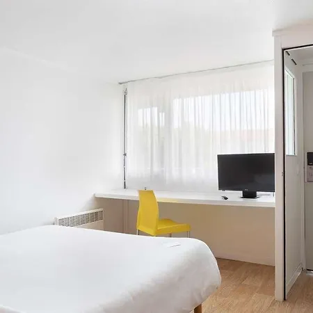 Premiere Classe Poitiers Futuroscope - *