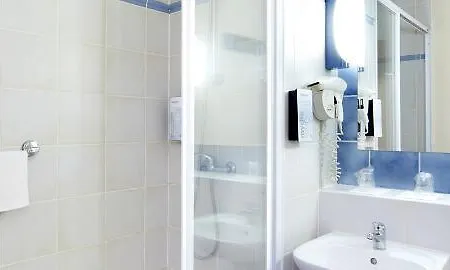 Hotel Premiere Classe Poitiers Futuroscope - *