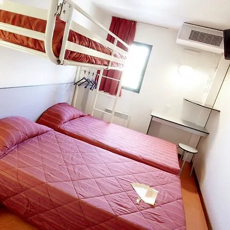 Premiere Classe Poitiers Futuroscope - *