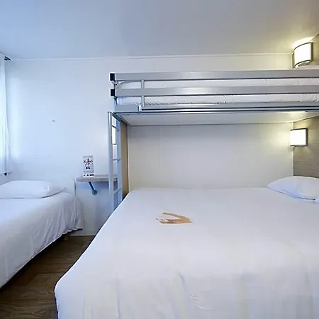Premiere Classe Poitiers Futuroscope - Hotel *
