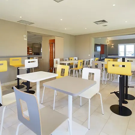 Premiere Classe Poitiers Futuroscope - Отель