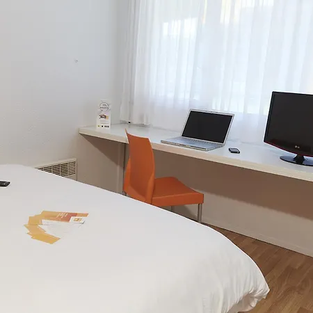 Premiere Classe Poitiers Futuroscope - *