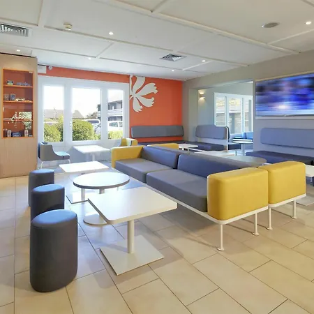 Premiere Classe Poitiers Futuroscope - Hotel *