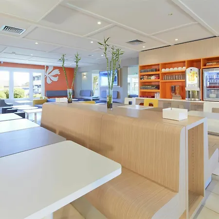 Premiere Classe Poitiers Futuroscope - *