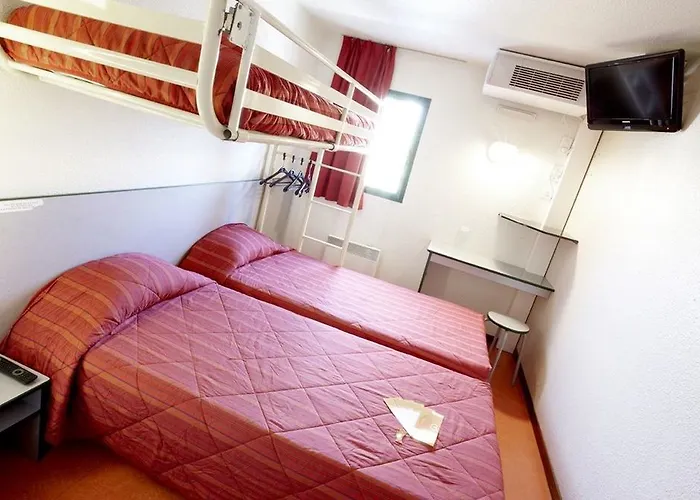 Premiere Classe Poitiers Futuroscope - *