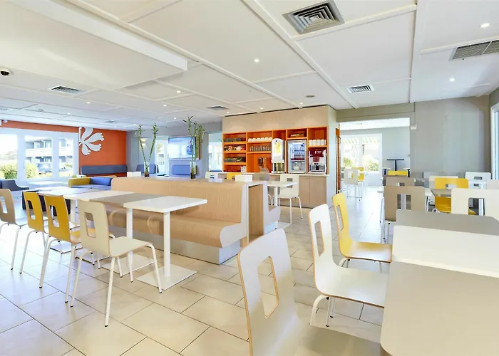 Hotel Premiere Classe Poitiers Futuroscope - *